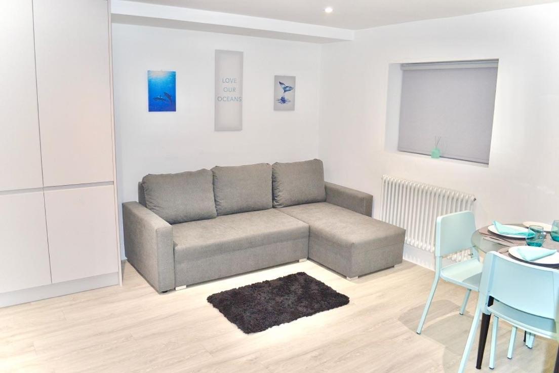 Fidelity Stays Beach Themed Apartment Hove Extérieur photo