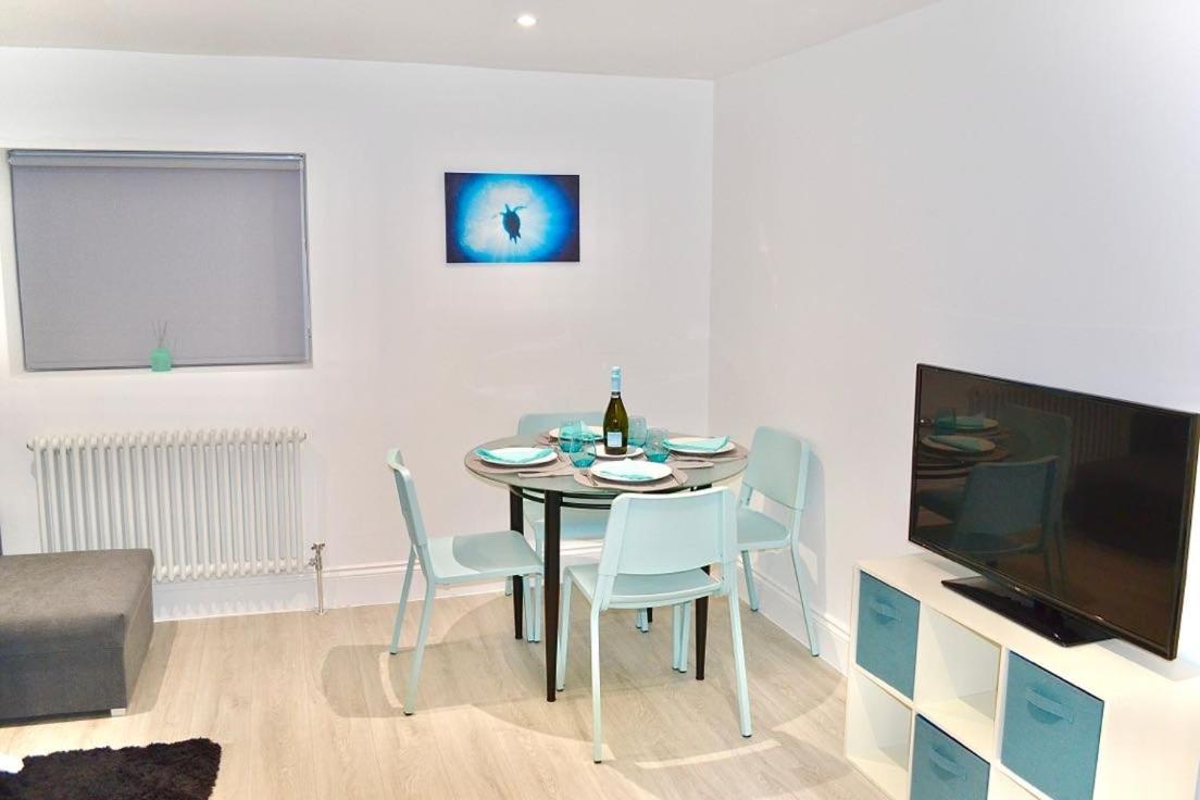 Fidelity Stays Beach Themed Apartment Hove Extérieur photo